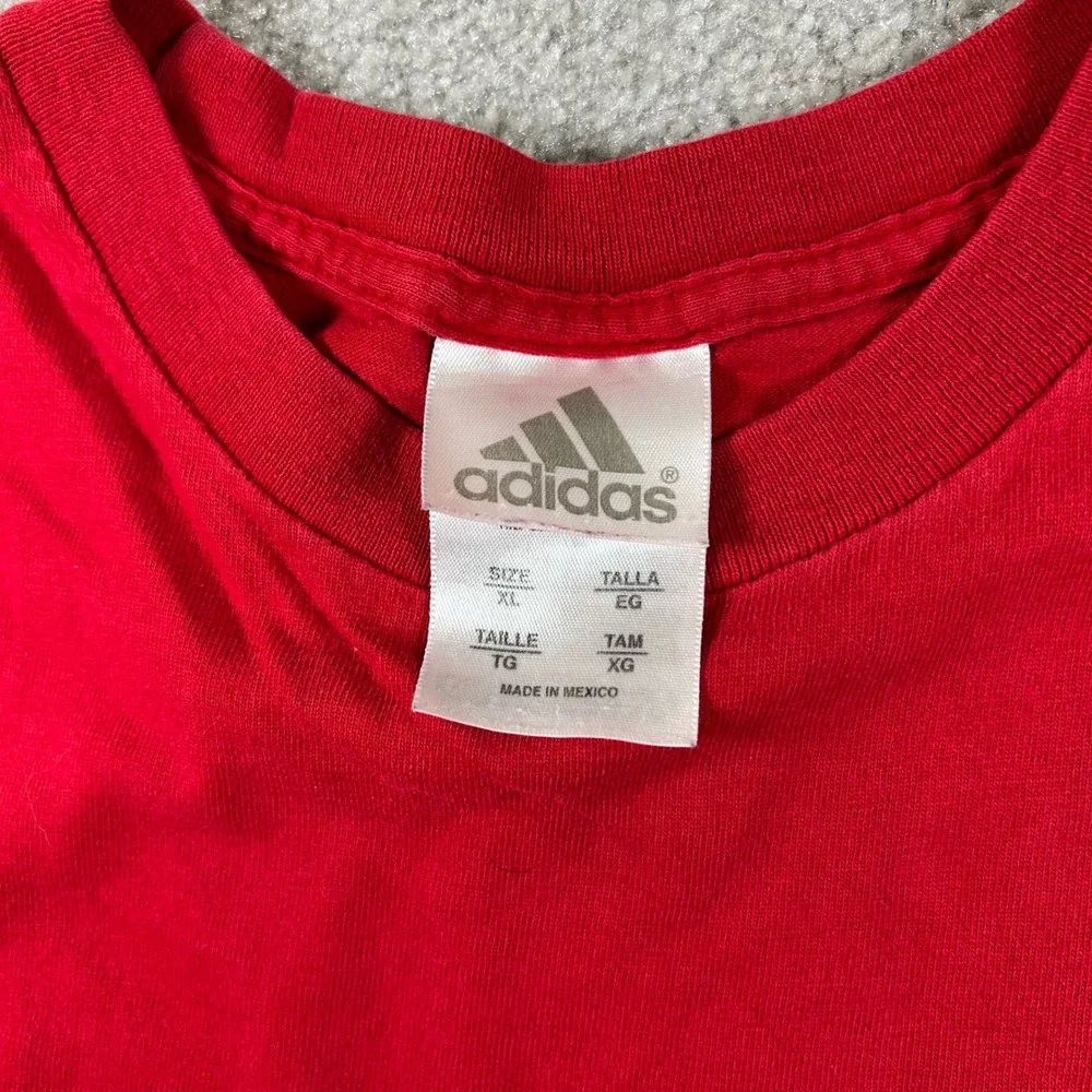 VTG Adidas Graphic T-Shirt Mens M Red Vertical Logo Short Sleeve Crew Neck Tee